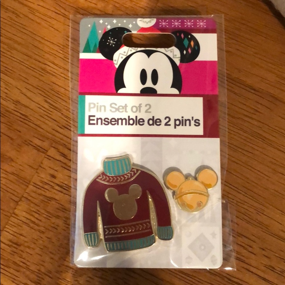 NWT Disney pin set!